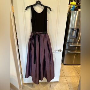 Betsy & Adam Womens 2-Tone black purple Sleeveless Long Gown size 10